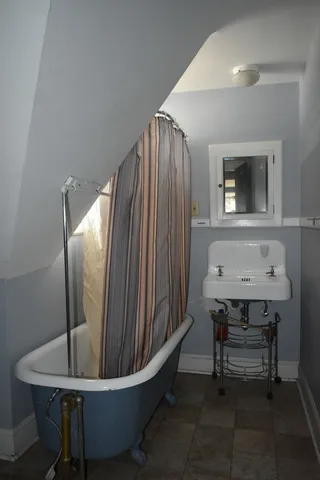 $325,000 | 330 East Locust Street, Watseka, IL 60970