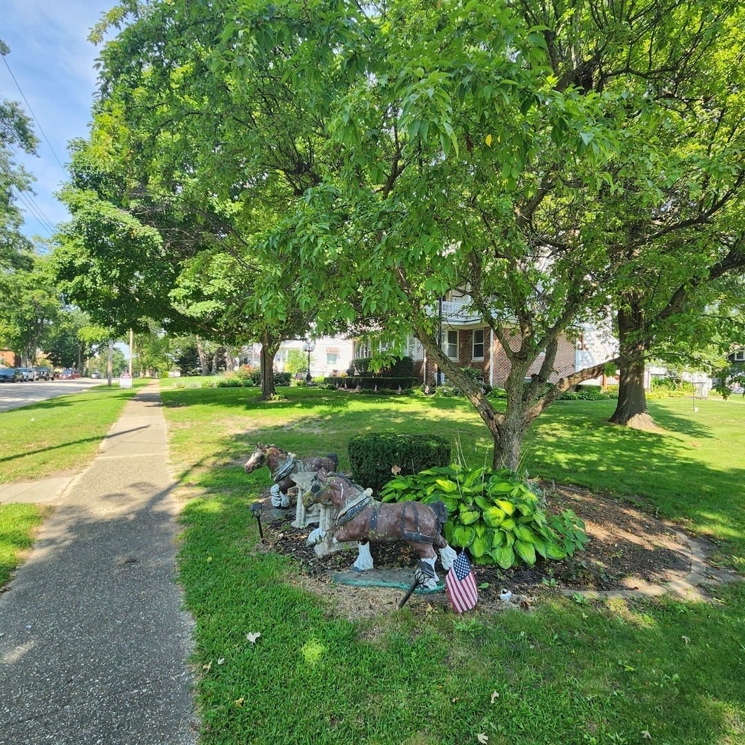 330 East Locust Street Watseka, IL 60970 - Photo 68 of 72