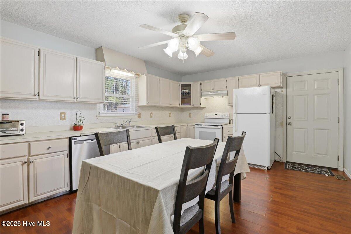 254 Capps Farm Road Hollister, NC 27844 - Photo 16 of 25 Kitchen