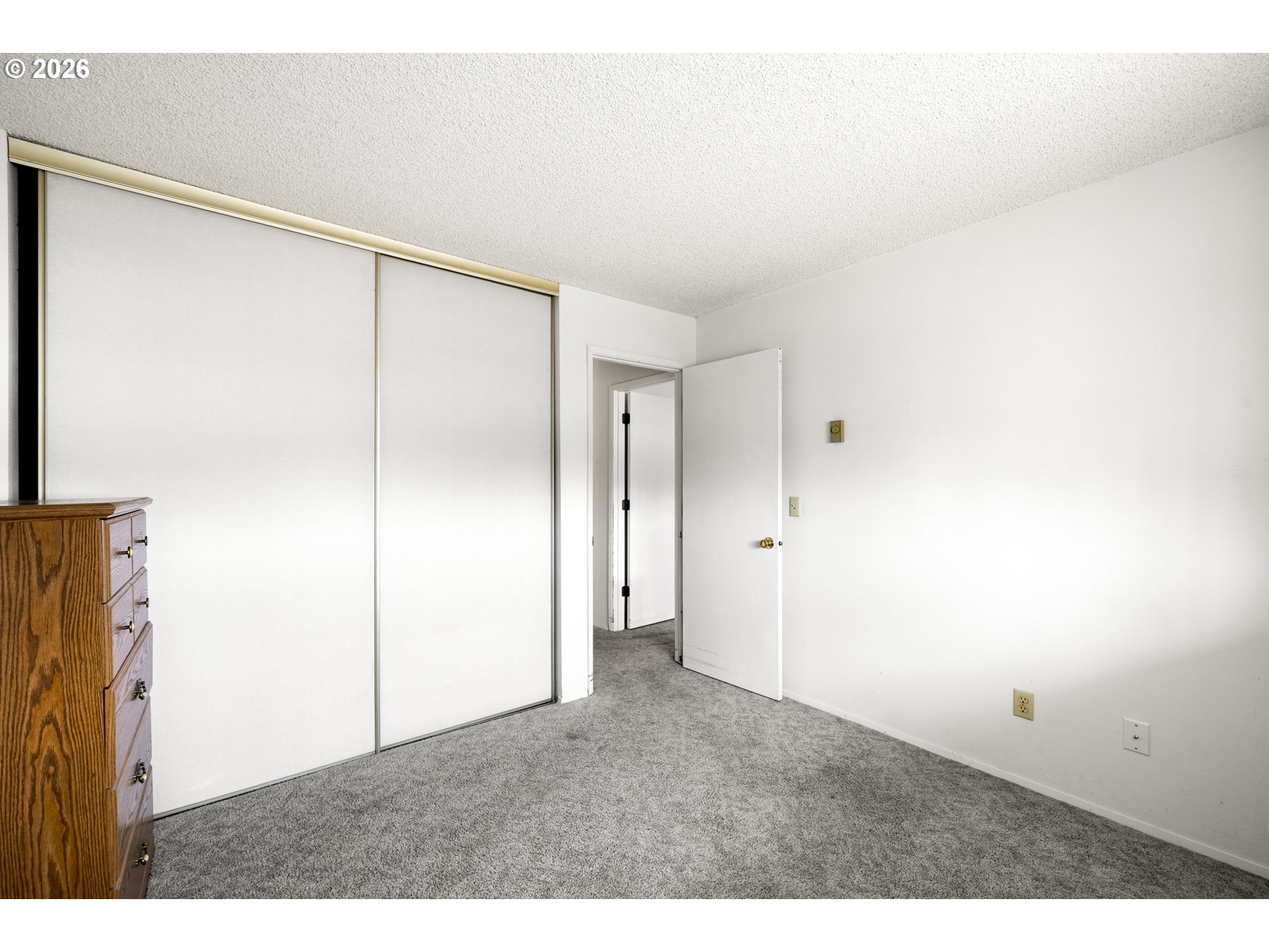 950 Evergreen Road, Unit 110 Woodburn, OR 97071 - Photo 16 of 38 Bedroom