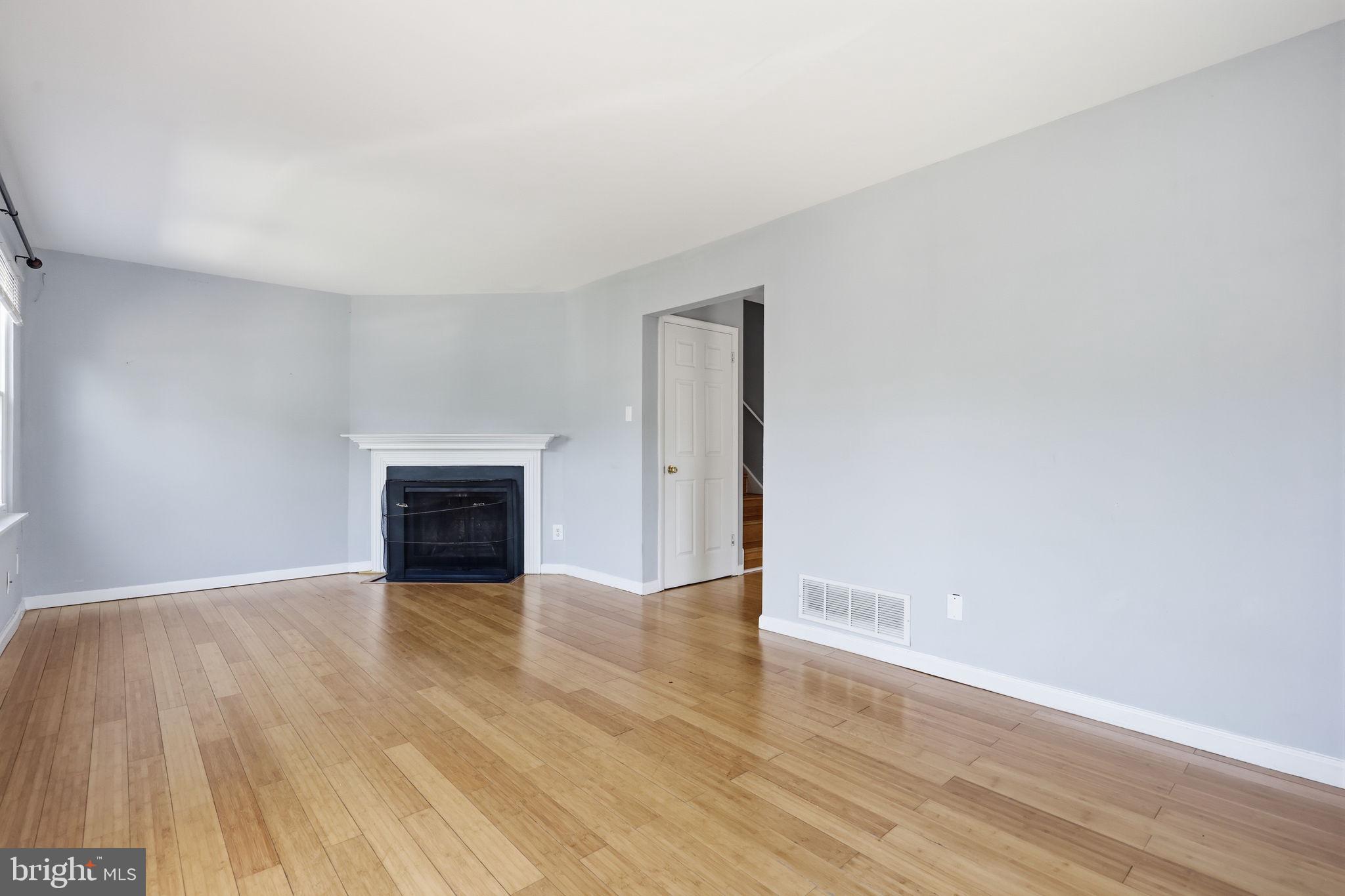 392 Rutgers Court Bensalem, PA 19020 - Photo 11 of 23 Gallery Image 11