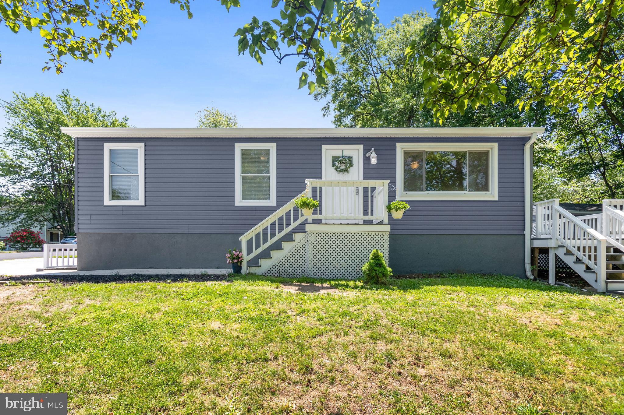 1604 Oldtown Road Edgewater, MD 21037 - Photo 1 of 47 Front View