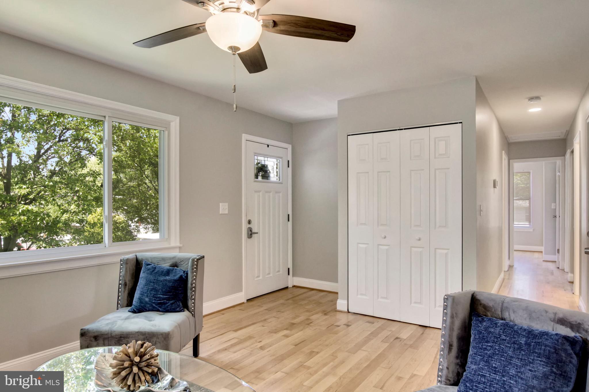 1604 Oldtown Road Edgewater, MD 21037 - Photo 5 of 47 Living Room