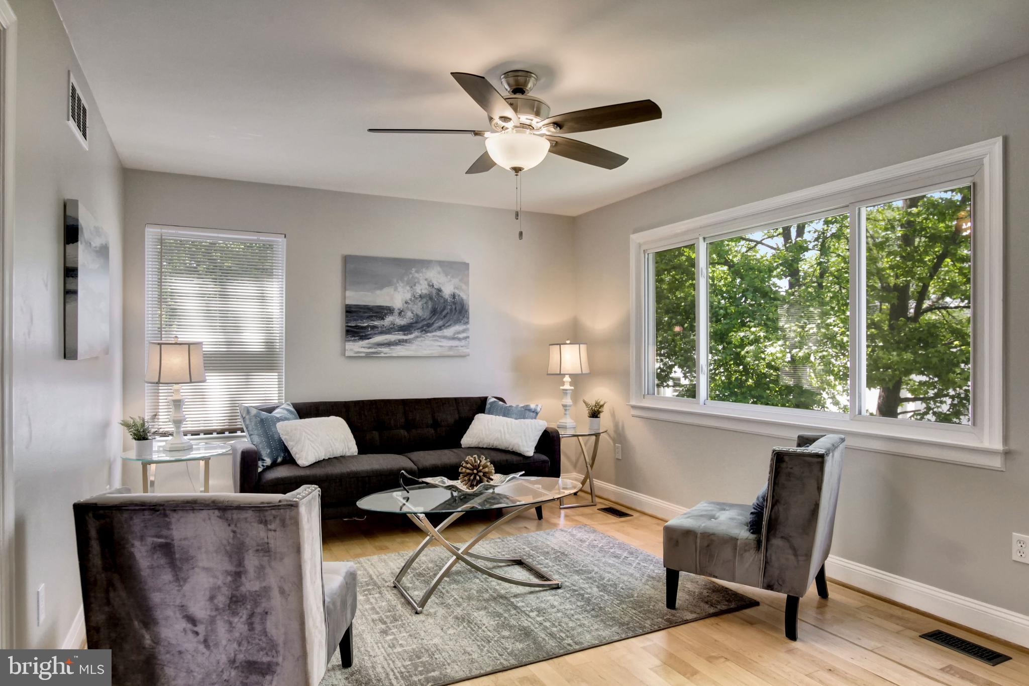 1604 Oldtown Road Edgewater, MD 21037 - Photo 6 of 47 Living Room