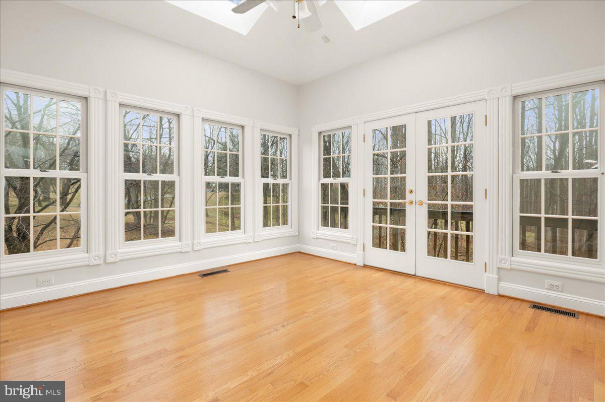 13635 Maidstone Lane Potomac, MD 20854 - Photo 15 of 66 Sun room off great room