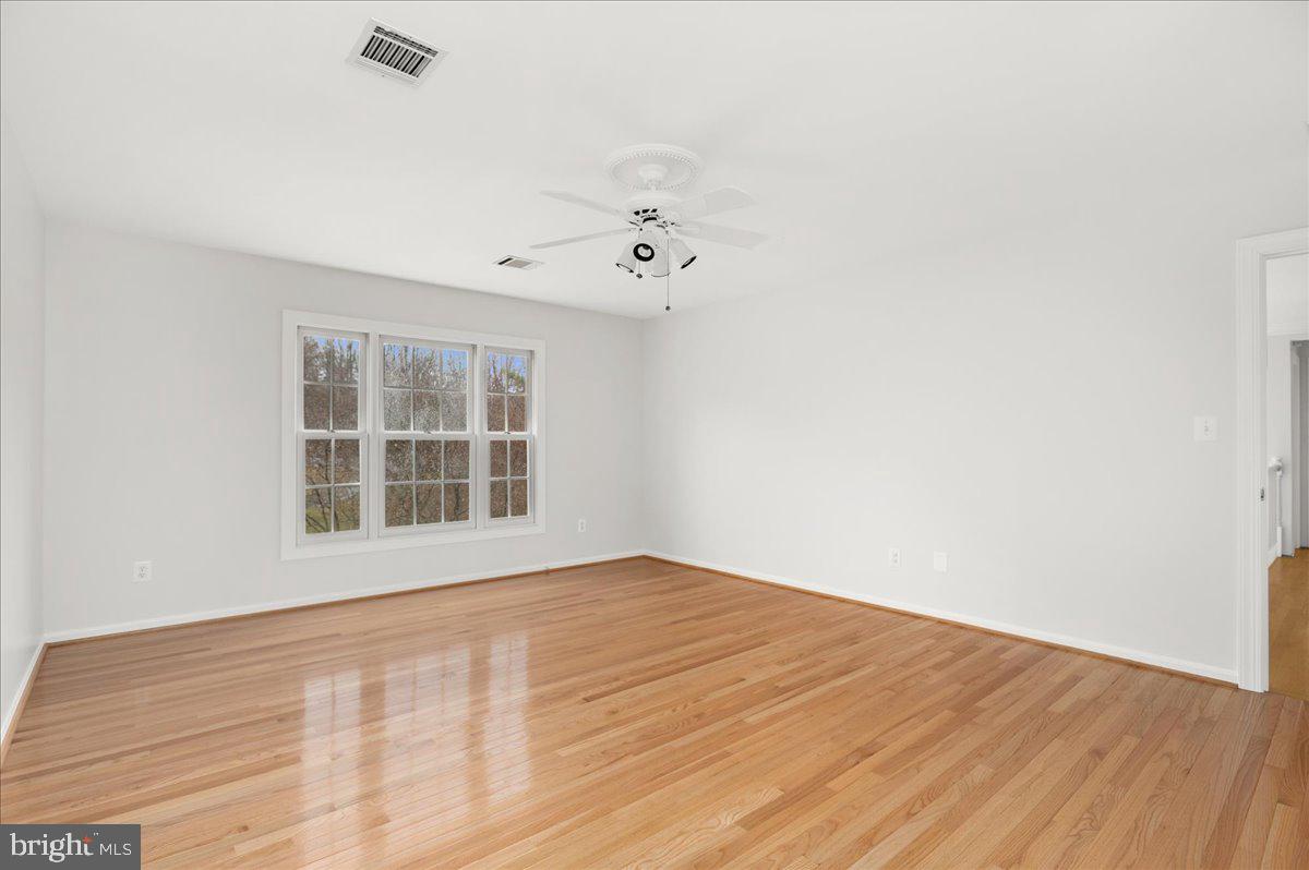 13635 Maidstone Lane Potomac, MD 20854 - Photo 36 of 66 Bedroom 2 incl walk-in closet and en-suite bath