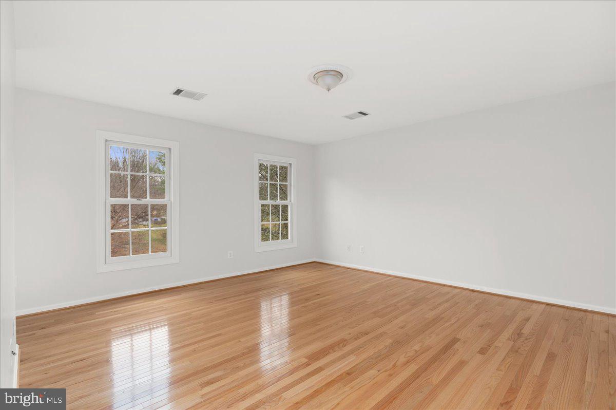13635 Maidstone Lane Potomac, MD 20854 - Photo 39 of 66 Bedroom 3 incl walk-in closet and en-suite bath