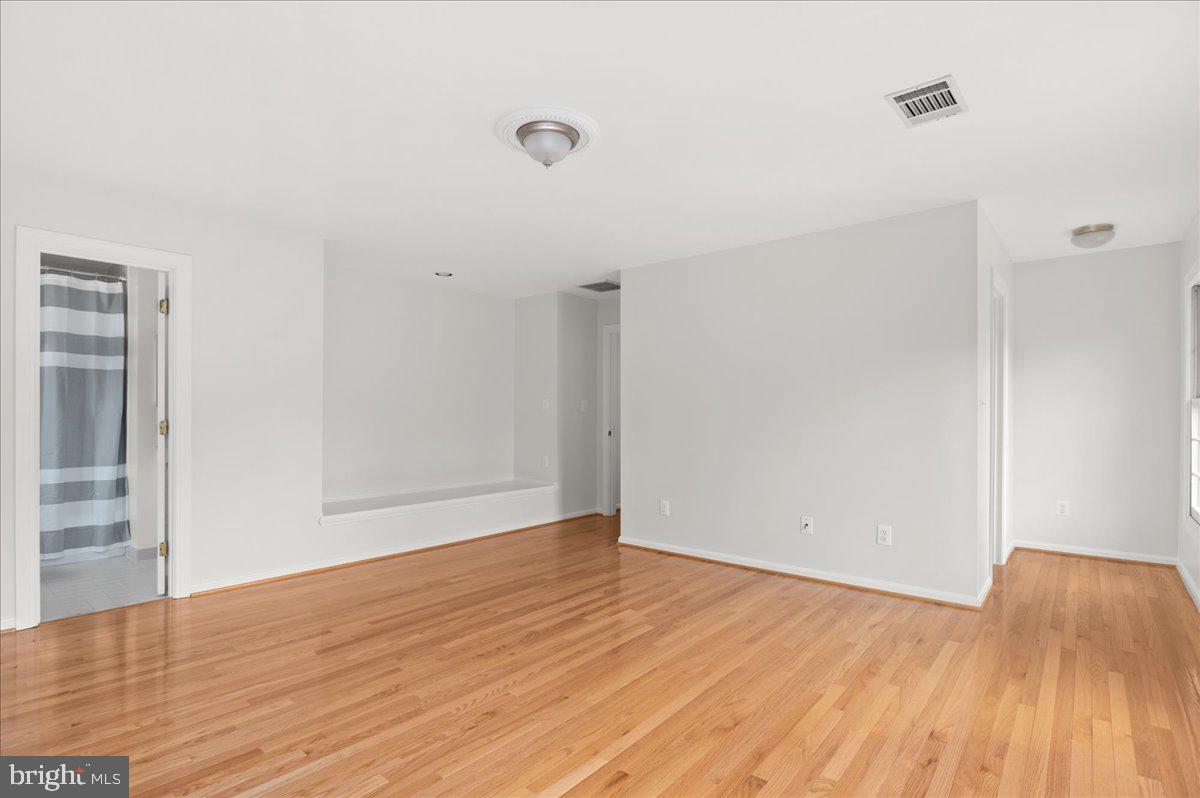 13635 Maidstone Lane Potomac, MD 20854 - Photo 41 of 66 Bedroom 3 includes inset seat