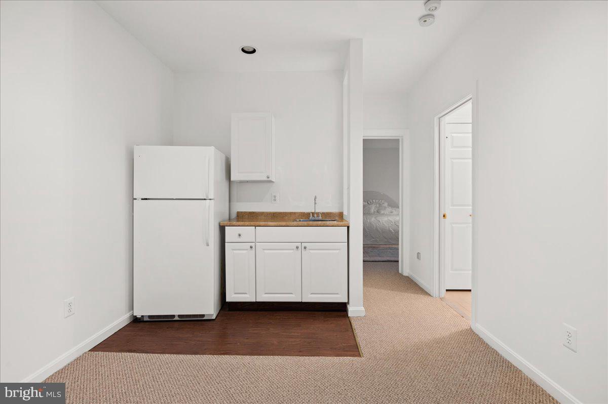 13635 Maidstone Lane Potomac, MD 20854 - Photo 46 of 66 In-law suite includes den, kitchenette and...