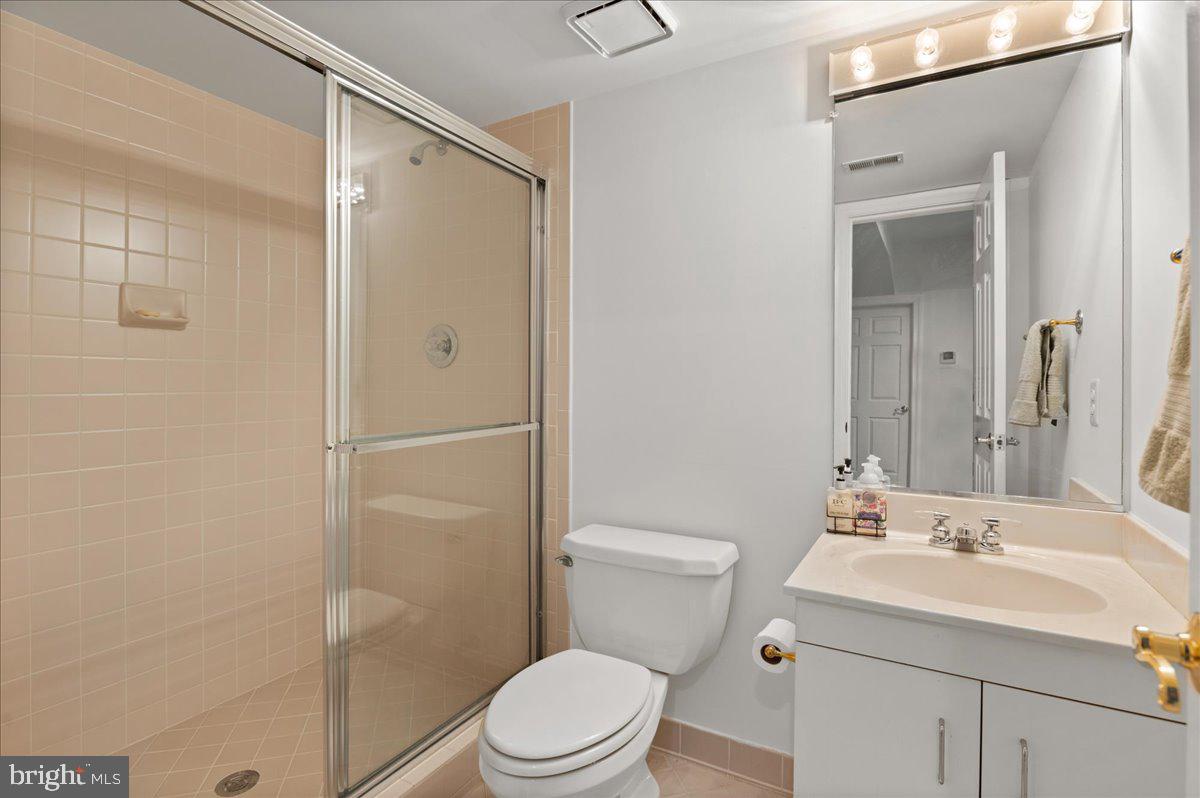 13635 Maidstone Lane Potomac, MD 20854 - Photo 52 of 66 2nd full bath in lower level