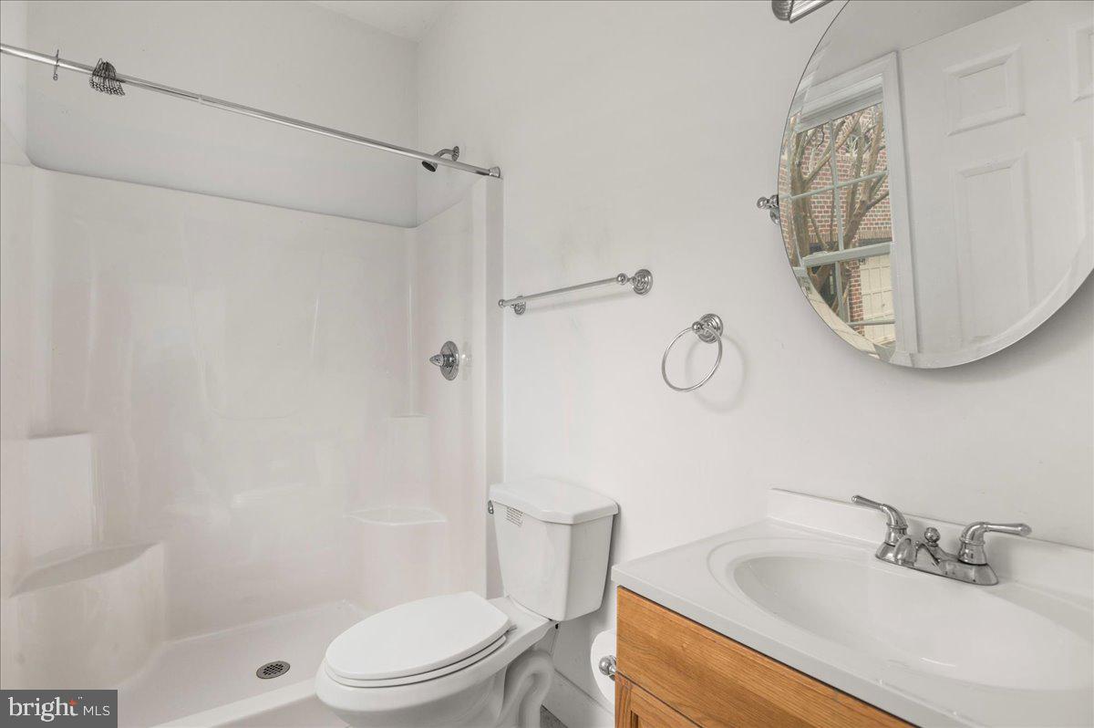 13635 Maidstone Lane Potomac, MD 20854 - Photo 56 of 66 Full bathroom completes the studio