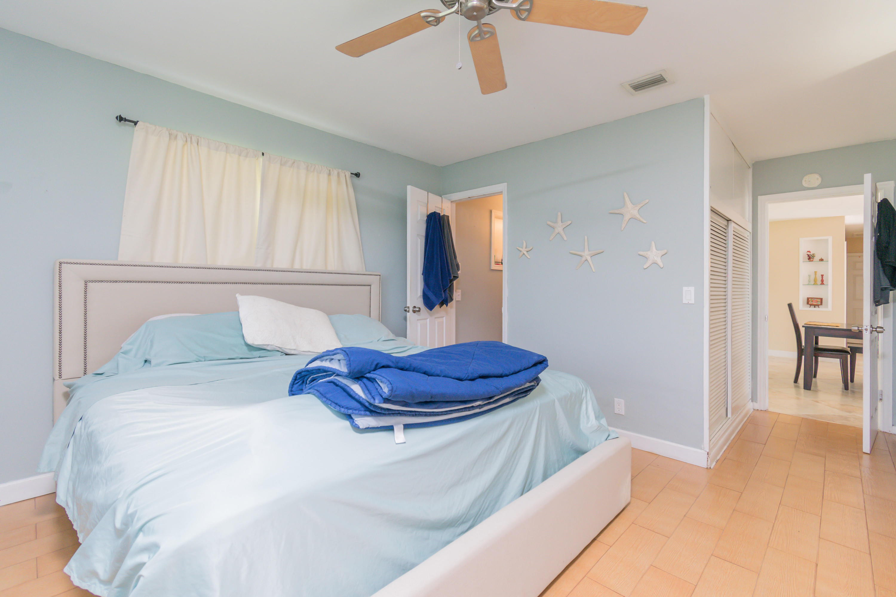 513 Harbour Road North Palm Beach, FL 33408 - Photo 16 of 48 Master Bedroom