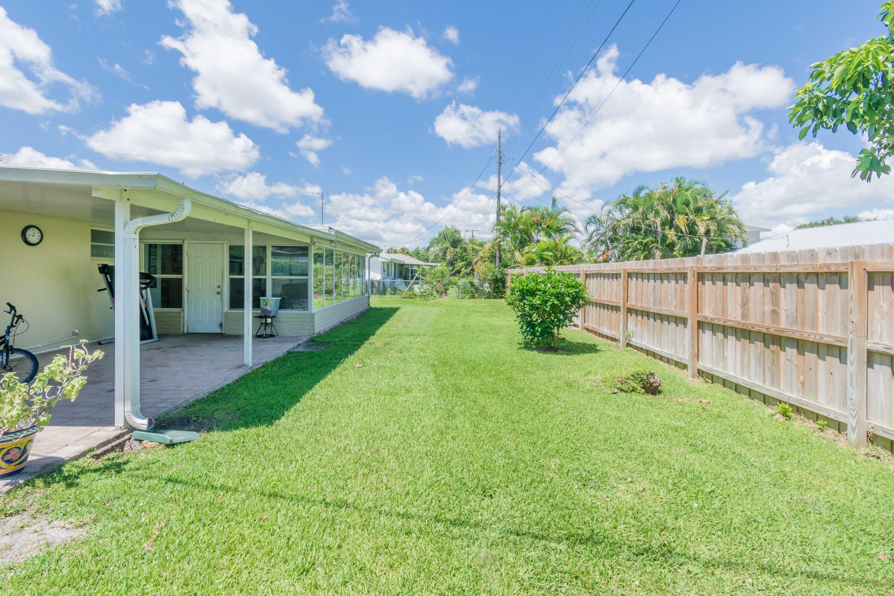 513 Harbour Road North Palm Beach, FL 33408 - Photo 25 of 48 Backyard