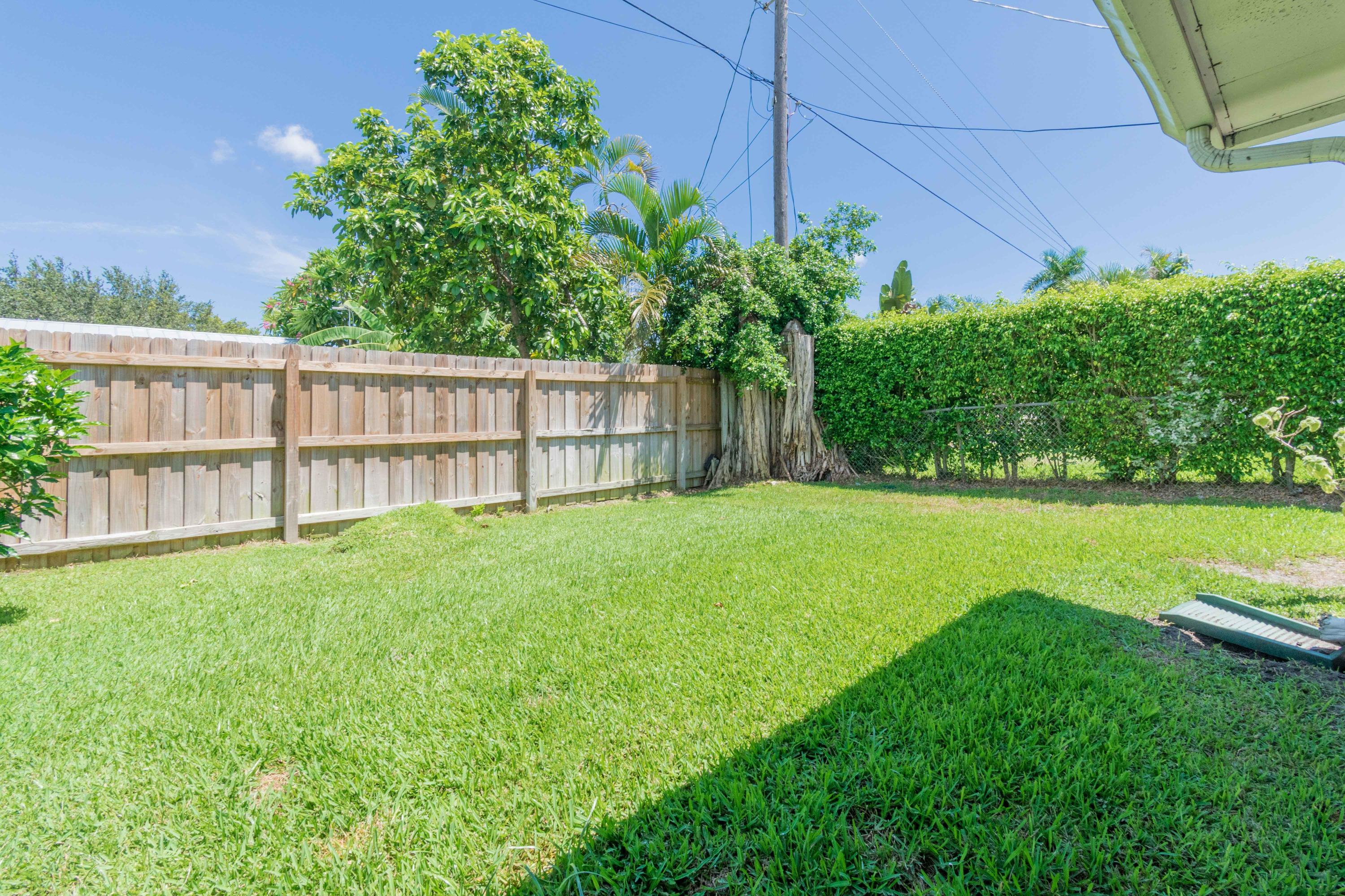 513 Harbour Road North Palm Beach, FL 33408 - Photo 33 of 48 Backyard