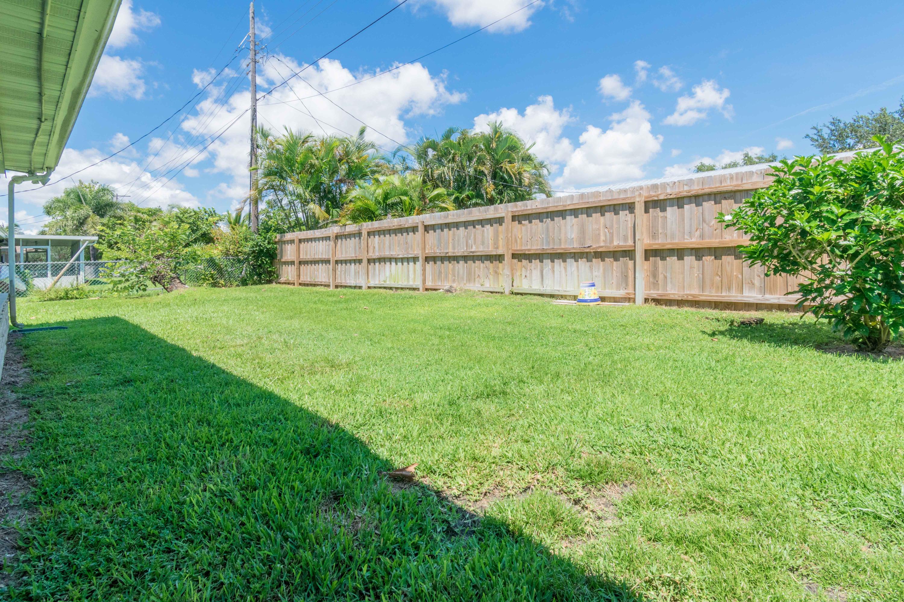 513 Harbour Road North Palm Beach, FL 33408 - Photo 35 of 48 Backyard