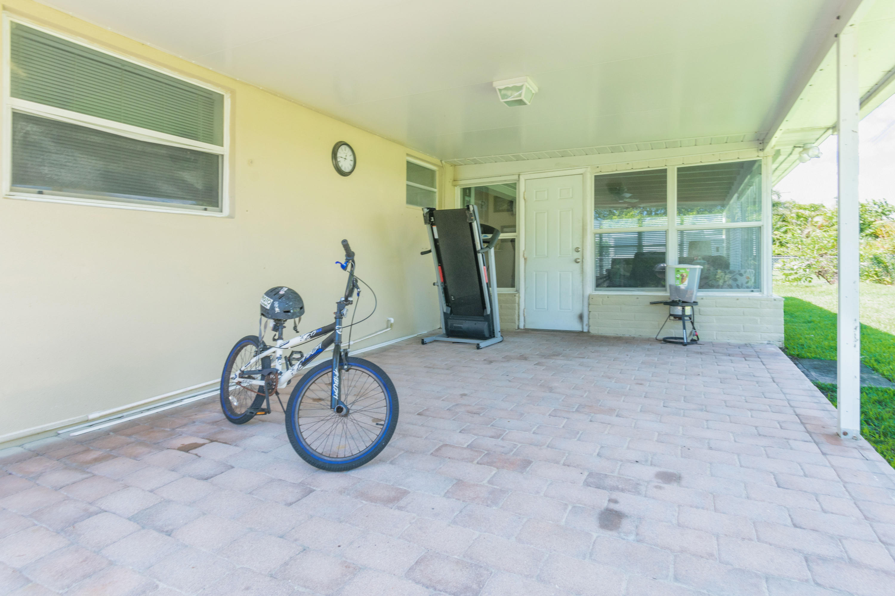 513 Harbour Road North Palm Beach, FL 33408 - Photo 37 of 48 Covered Patio