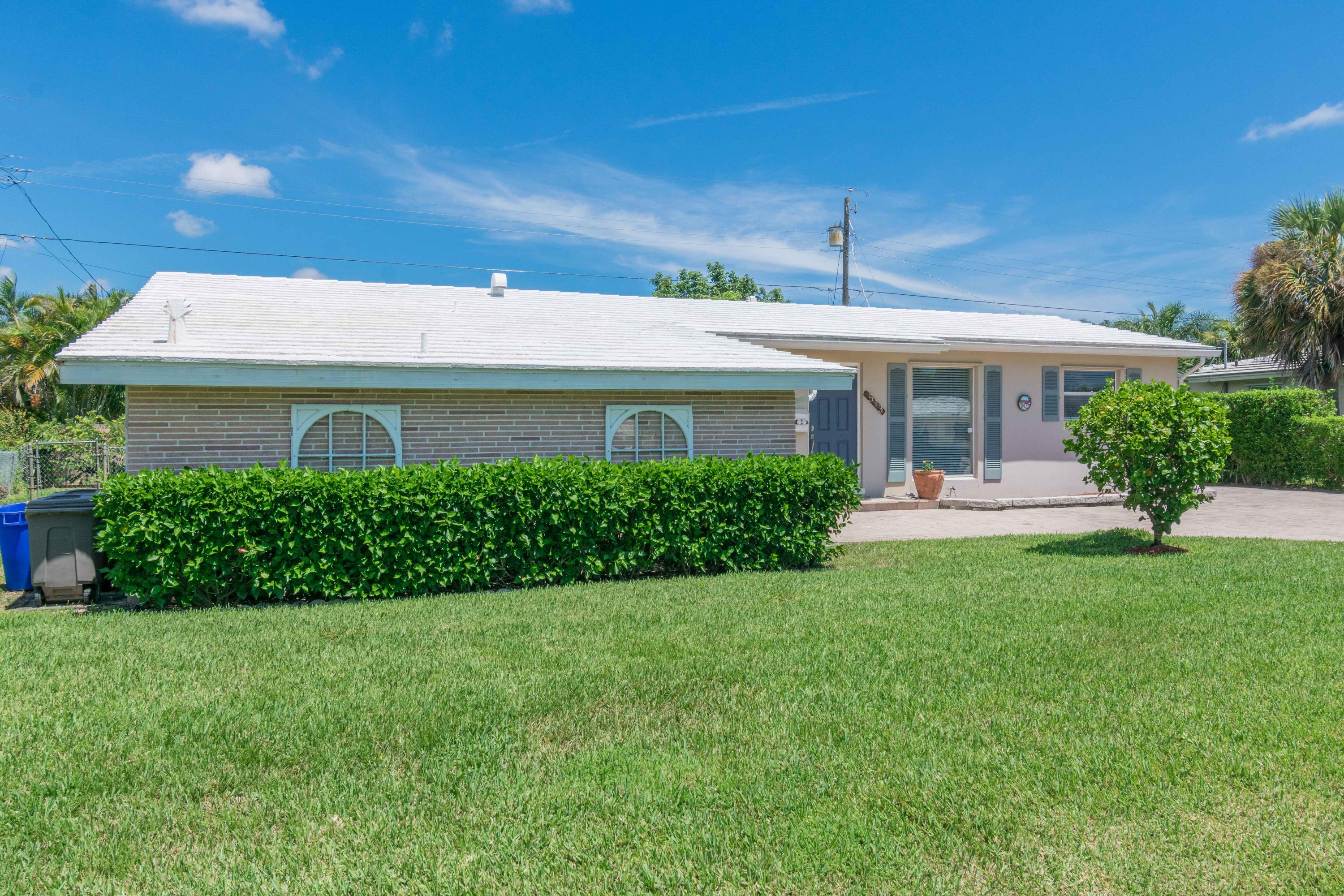 513 Harbour Road North Palm Beach, FL 33408 - Photo 40 of 48 Front of Home