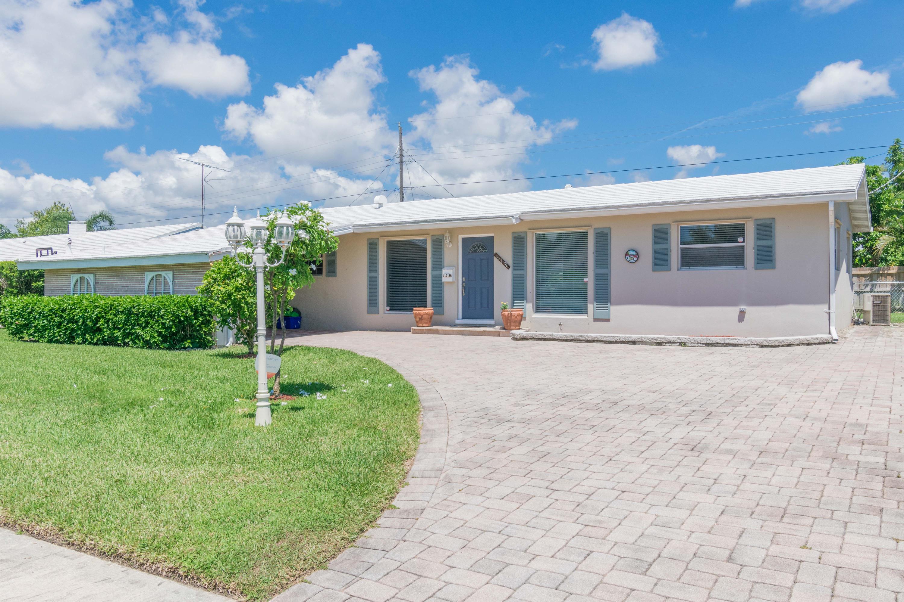 513 Harbour Road North Palm Beach, FL 33408 - Photo 43 of 48 Front of Home