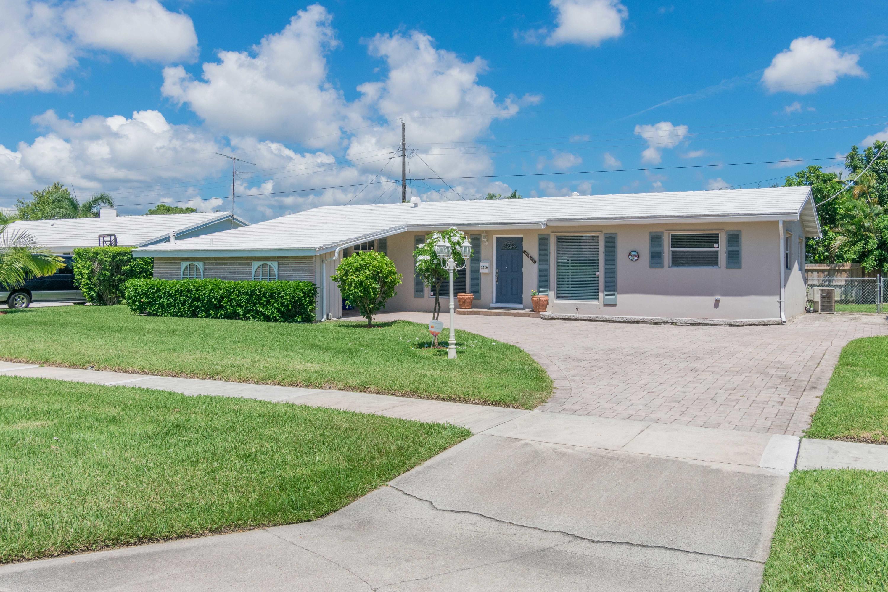 513 Harbour Road North Palm Beach, FL 33408 - Photo 44 of 48 Front of Home