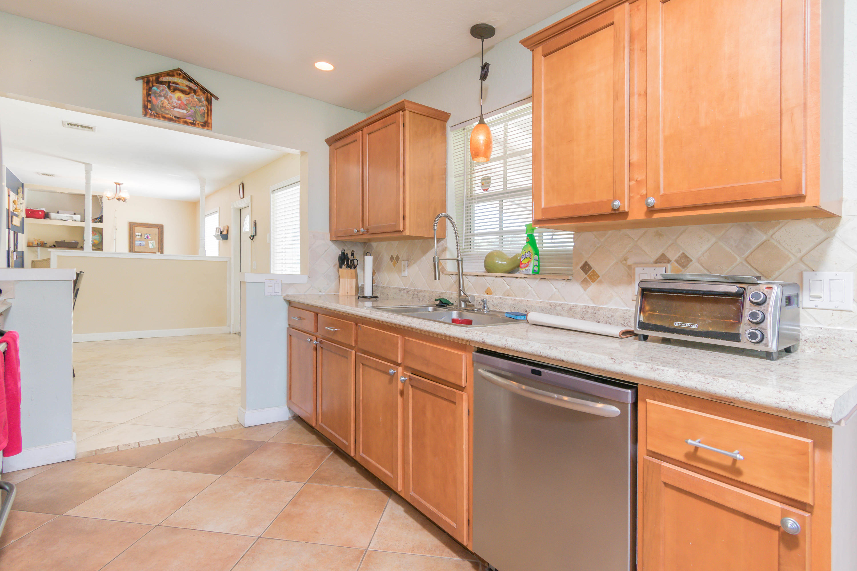 513 Harbour Road North Palm Beach, FL 33408 - Photo 7 of 48 Kitchen