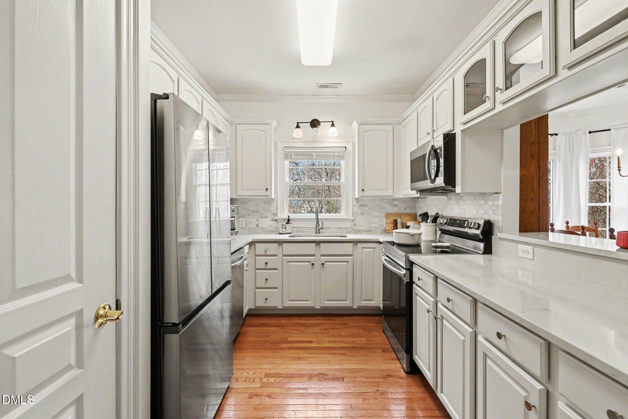 7530 Lead Mine Road, Unit 202 Raleigh, NC 27615 - Photo 7 of 36 Kitchen