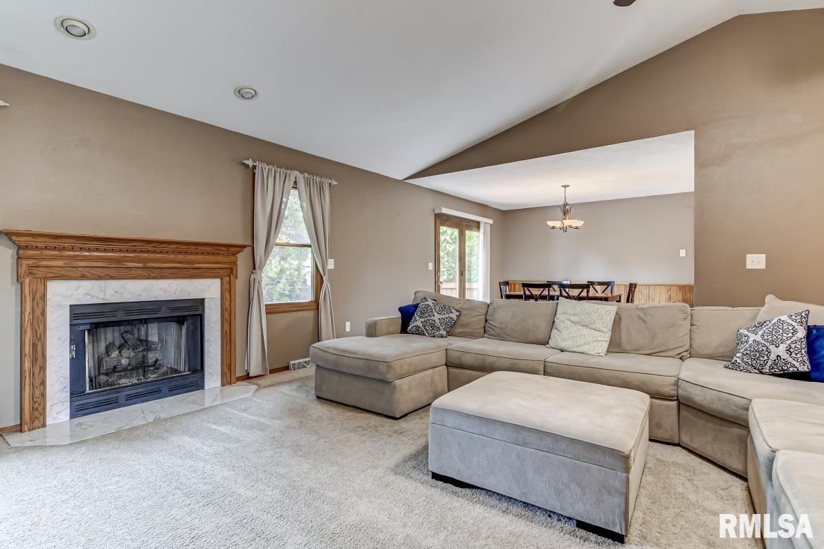 1413 Hoechester Road Springfield, IL 62712 - Photo 4 of 30
