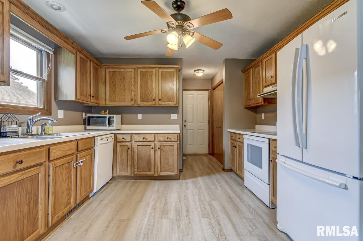 1413 Hoechester Road Springfield, IL 62712 - Photo 10 of 30