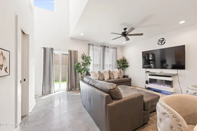 $266,000 | 503 Highland Park Lane, Lafayette, LA 70508