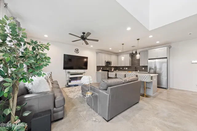 $266,000 | 503 Highland Park Lane, Lafayette, LA 70508