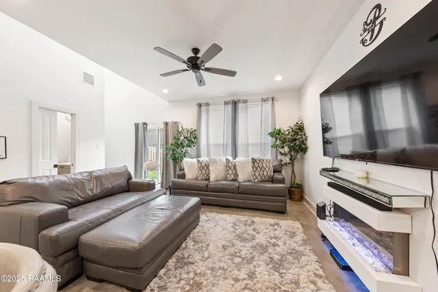 $266,000 | 503 Highland Park Lane, Lafayette, LA 70508