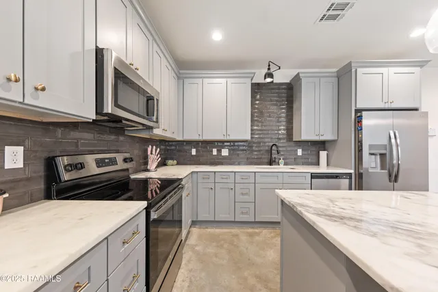 $266,000 | 503 Highland Park Lane, Lafayette, LA 70508