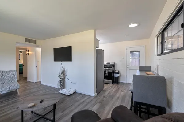 $2,300 | 4417 North 21st Street, Phoenix, AZ 85016