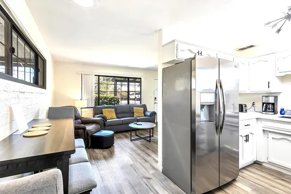 $2,300 | 4417 North 21st Street, Phoenix, AZ 85016