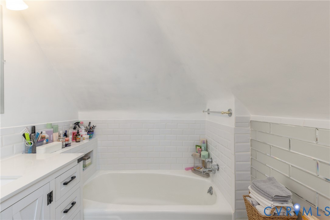 1124 Northampton Road Petersburg, VA 23805 - Photo 25 of 33