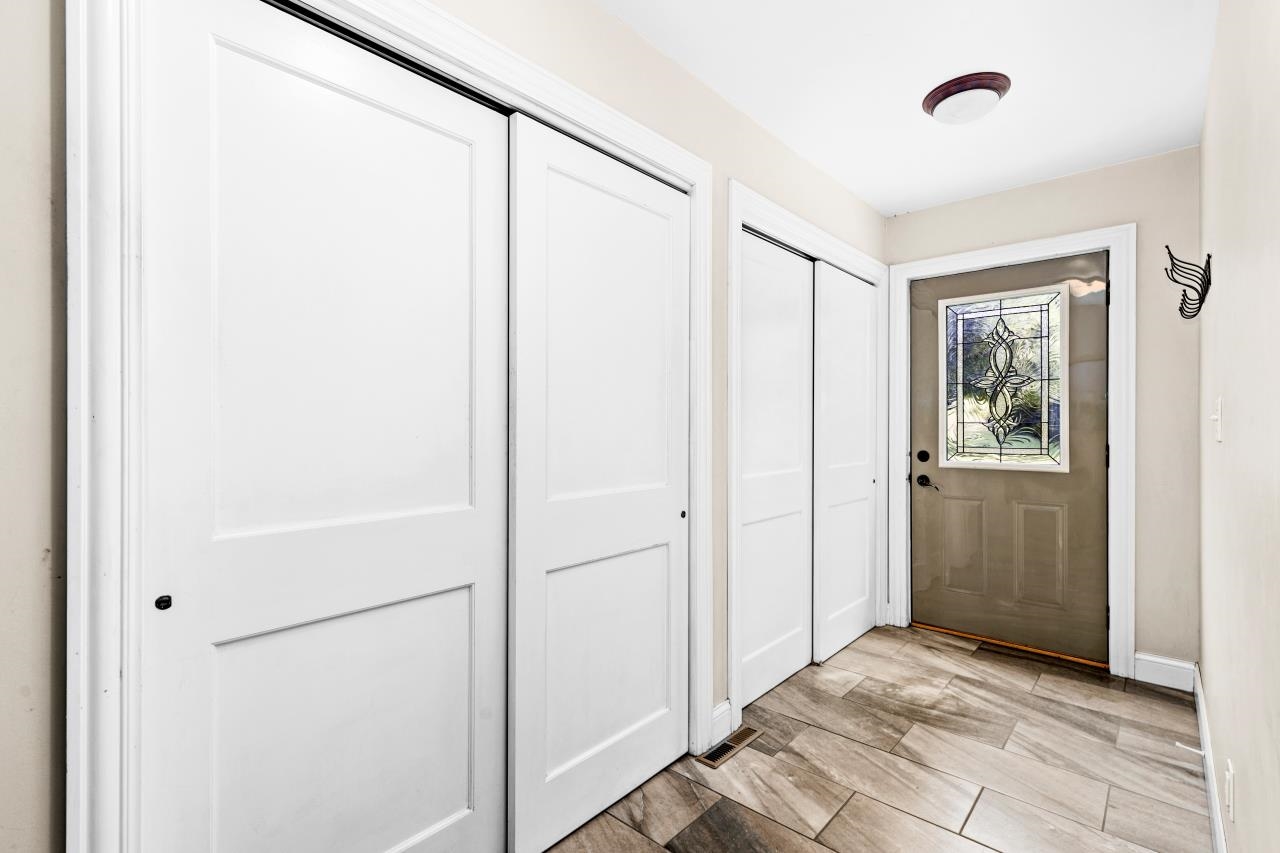2028 MacFarlane Road Duluth, MN 55811 - Photo 5 of 60