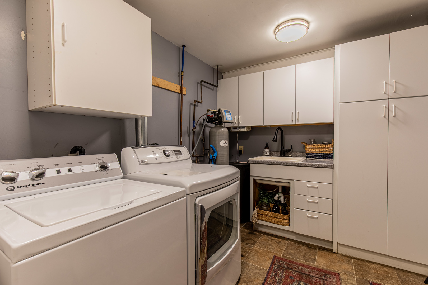 3980 East 4th Road Mendota, IL 61342 - Photo 27 of 44 a utility room with dryer and washer