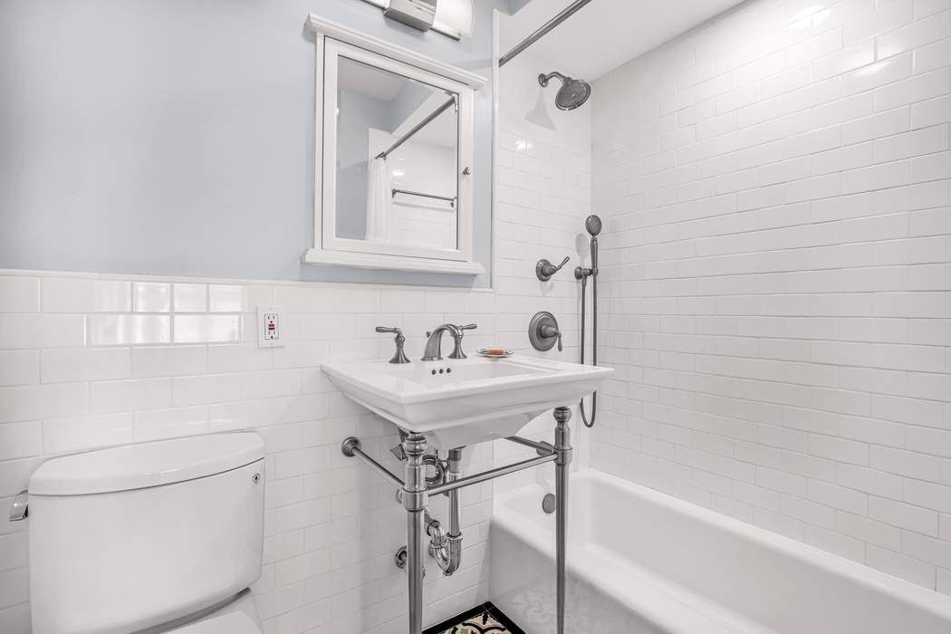 515 East 85th Street, Unit 11C Manhattan, NY 10028 - Photo 9 of 11