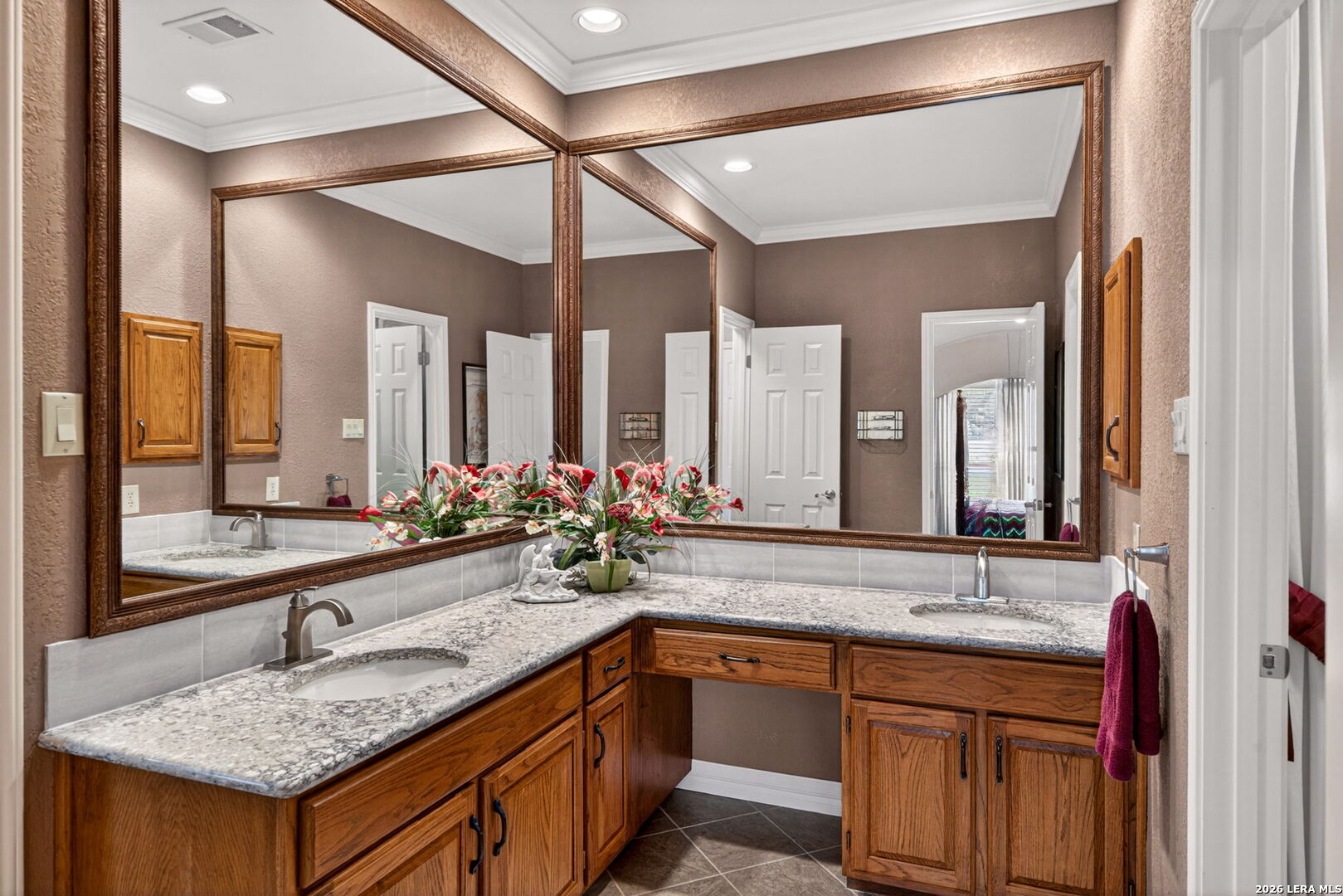 8639 Raintree Woods Drive Fair Oaks Ranch, TX 78015 - Photo 21 of 55