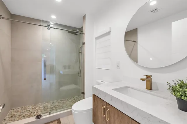 $8,500,000 | 5960 North Bayshore Drive, Miami, FL 33137