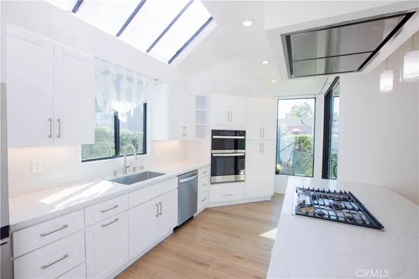 $5,700 | 7 Sweetwater, Unit 11, Irvine, CA 92603