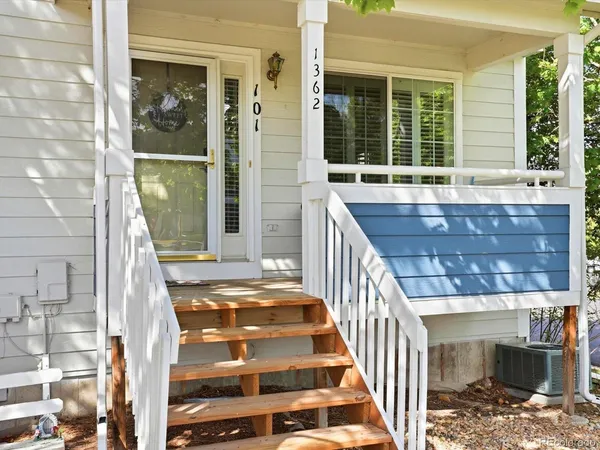 $325,000 | 1362 South Cathay Court, Unit 101, Aurora, CO 80017
