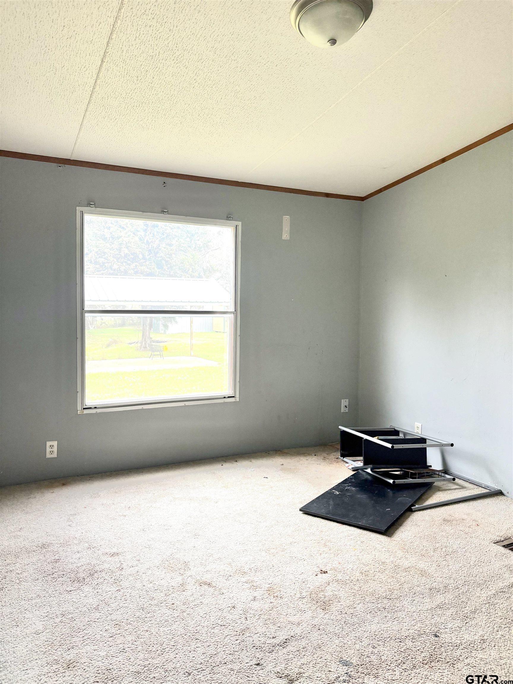 310 Cr 4231 Mount Mount Pleasant, TX 75455 - Photo 17 of 19 a area with a window