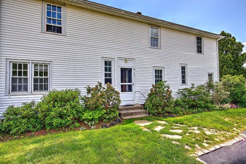 32 Paddy Hill Road South Kingstown, RI 02879 - Photo 2 of 25
