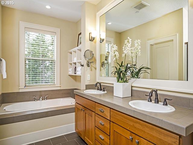 10057 Southwest Morrison Street Portland, OR 97225 - Photo 10 of 16 Gallery Image 10