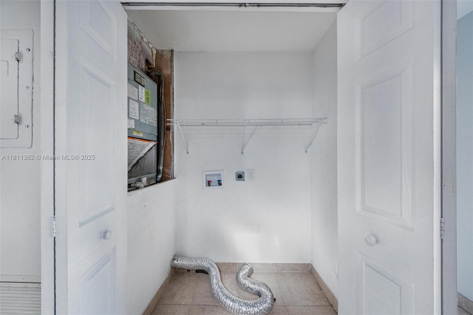 7019 Northwest 63rd Street Tamarac, FL 33321 - Photo 21 of 33 a view of small space
