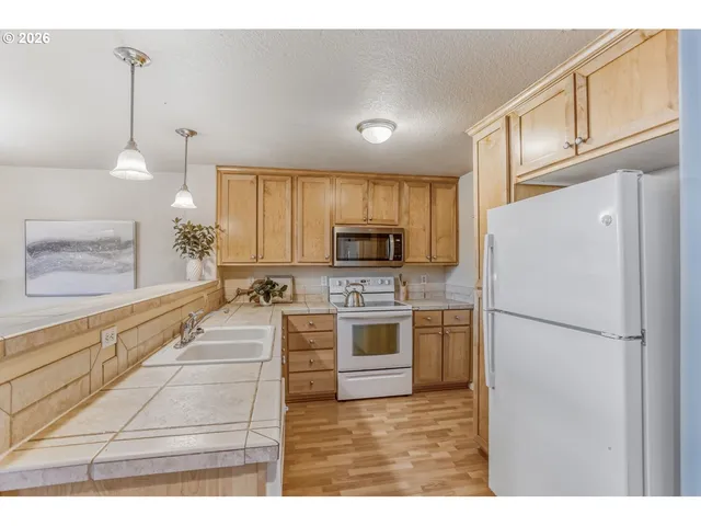 $449,900 | 17395 Southwest Vincent Street, Beaverton, OR 97078