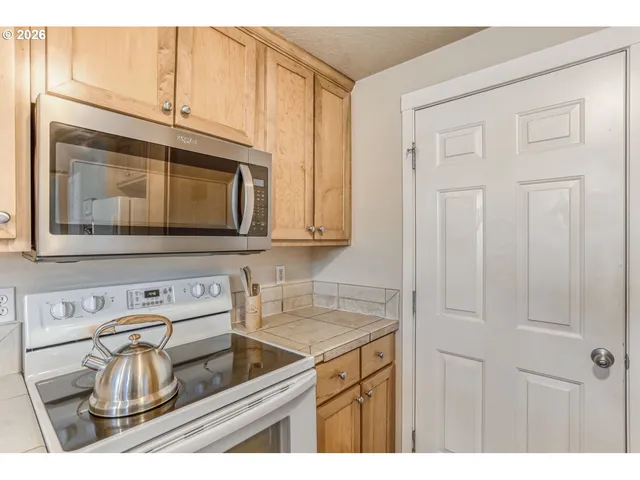 $449,900 | 17395 Southwest Vincent Street, Beaverton, OR 97078