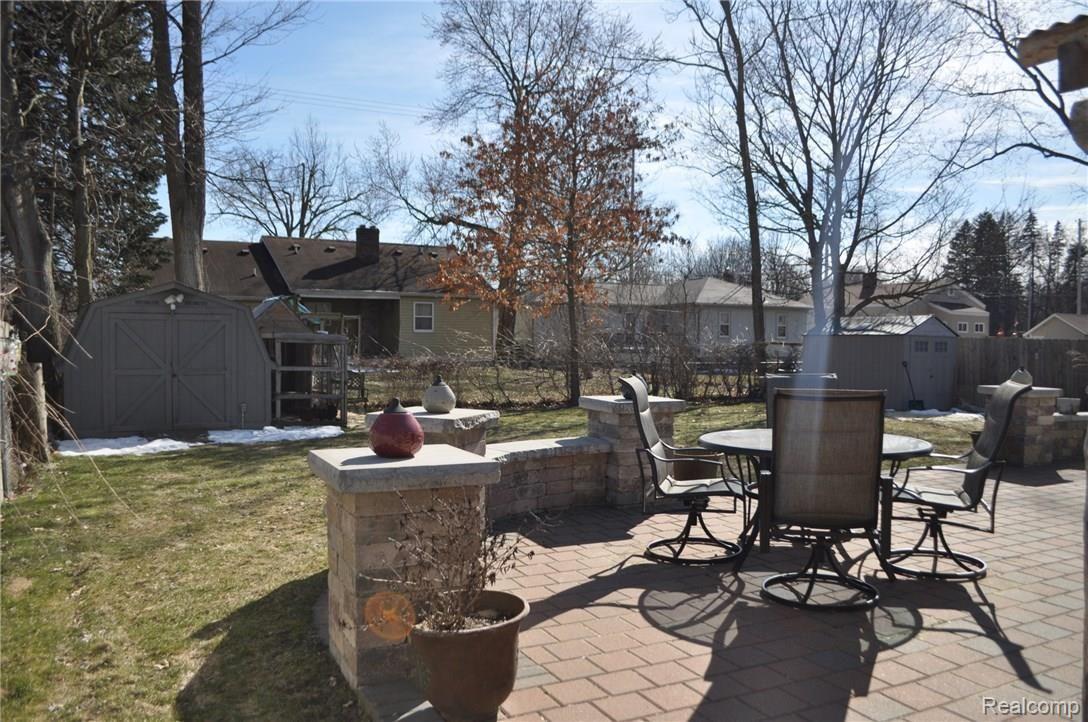 705 Hickory Street Fenton, MI 48430 - Photo 4 of 30 DSC_0633.jpg