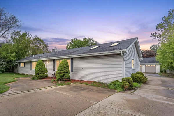 $359,900 | 1275 Bloomingdale Road, Glendale Heights, IL 60139
