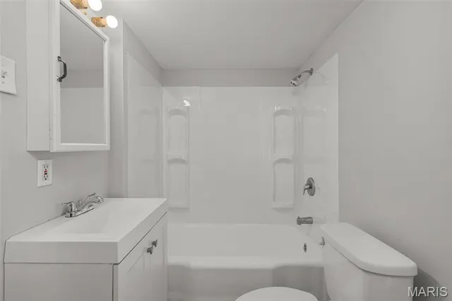 $114,900 | 4035 Schiller Place, St. Louis, MO 63116